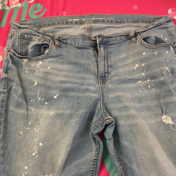 Distressed jeans - Picture 2 of 5